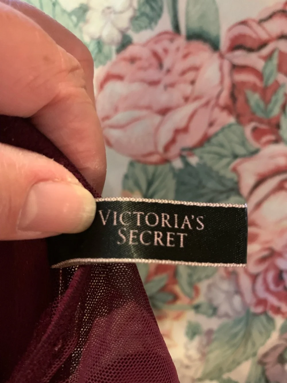 Victorias Secret plunge push